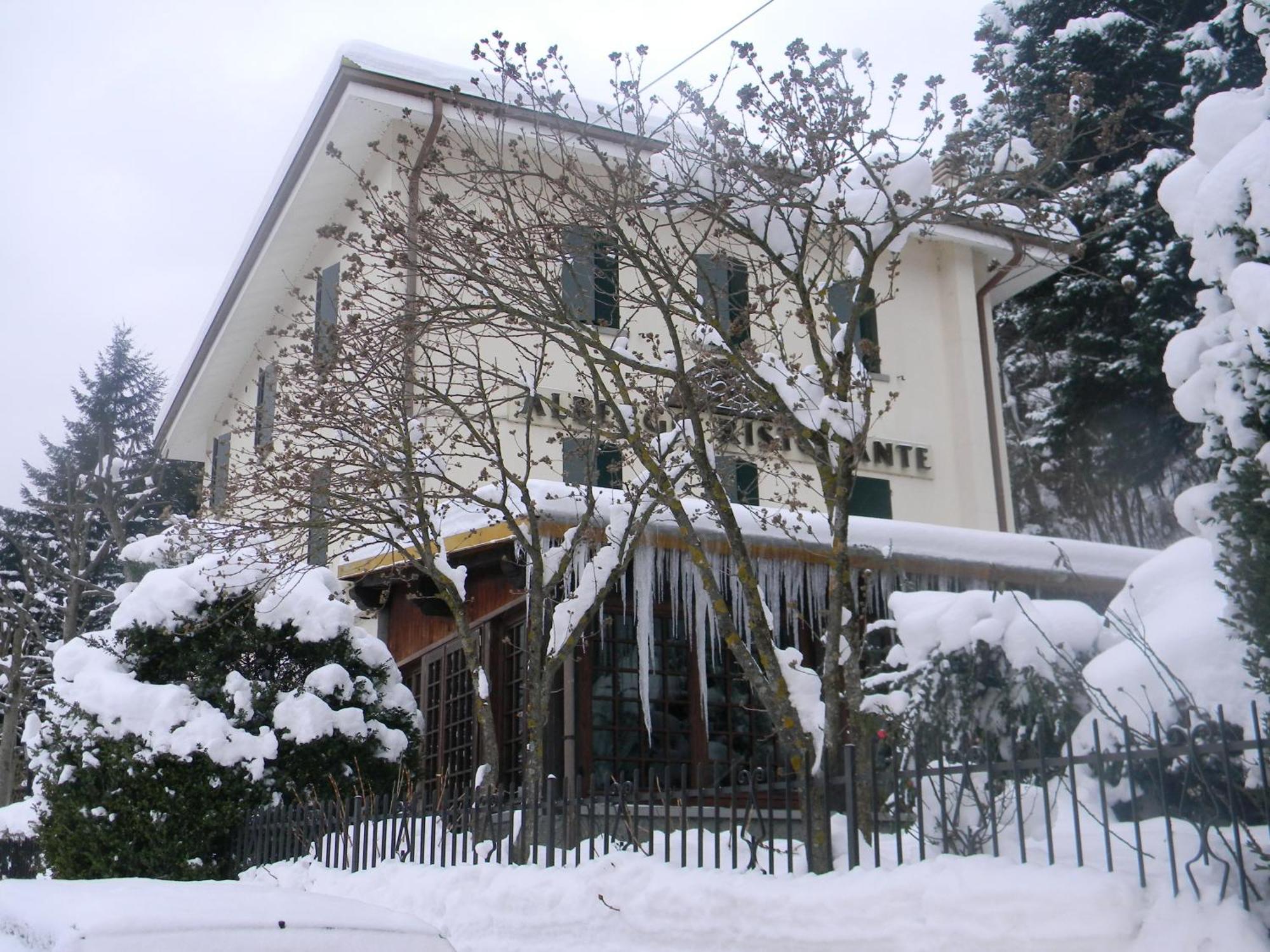 Hotel Bruna Lizzano In Belvedere Zewnętrze zdjęcie